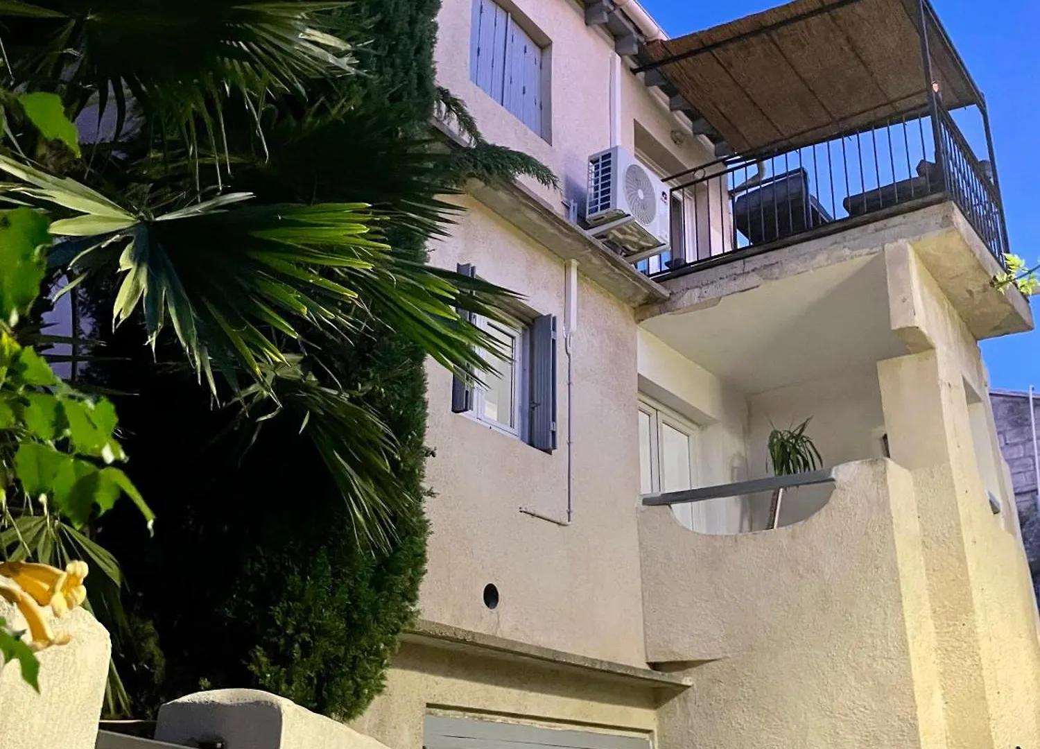 Maison De Village Avec Balcon Rooftop location